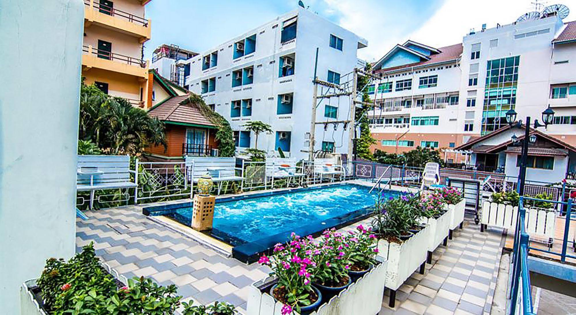 Sutus Court 4 Hotel Pattaja Kültér fotó
