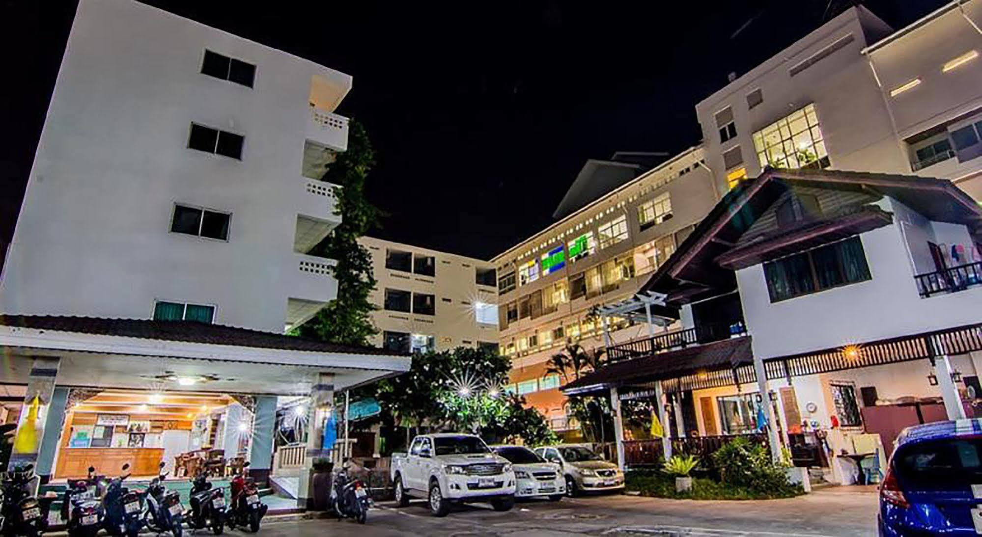 Sutus Court 4 Hotel Pattaja Kültér fotó