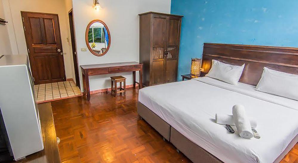 Sutus Court 4 Hotel Pattaja Kültér fotó